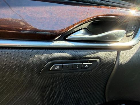 Used 2015 Cadillac XTS Luxury image 23