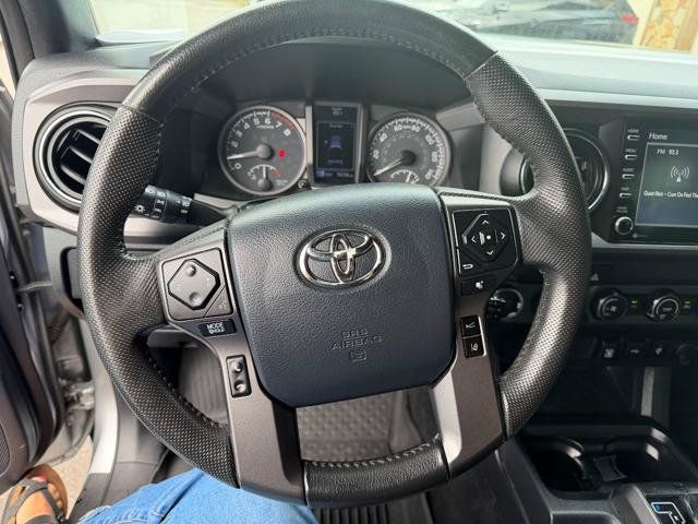 Used 2020 Toyota Tacoma TRD Off-Road AWD/4WD image 13