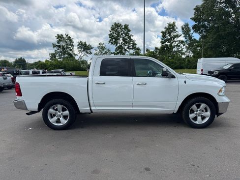 Used 2016 RAM 1500 Classic SLT w/ Luxury Group AWD/4WD image 6