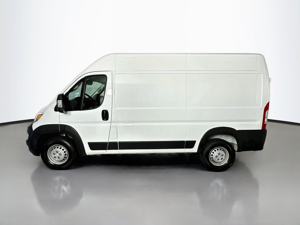 Used 2024 RAM ProMaster 2500 w/ Convenience Group FWD image 4