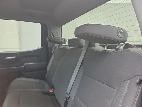 Used 2022 Chevrolet Silverado 1500 LT RWD image 11