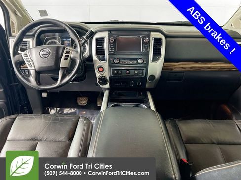 Used 2016 Nissan Titan SL image 7