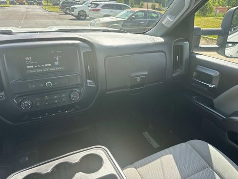 Used 2016 Chevrolet Silverado 2500 W/T AWD/4WD image 17