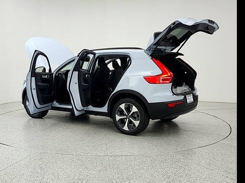 New 2026 Volvo XC40 B5 Plus w/ Protection Package Premier AWD/4WD image 12