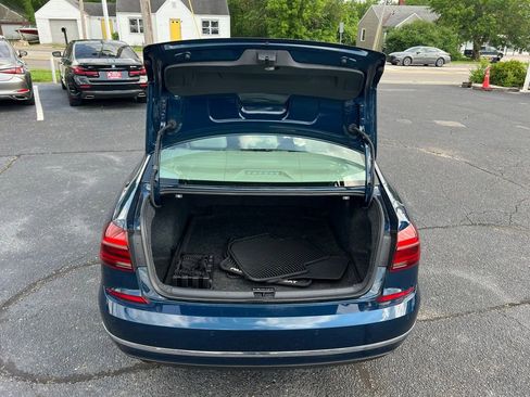 Used 2018 Volkswagen Passat 2.0T SE FWD image 20