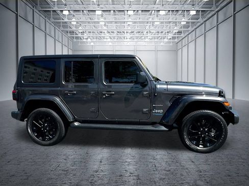 Used 2022 Jeep Wrangler Unlimited Sahara w/ Cold Weather Group AWD/4WD image 10