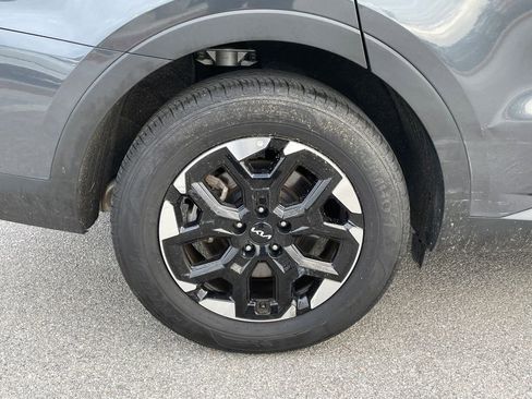 Used 2024 Kia Sorento S image 11