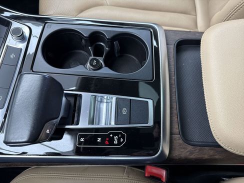 Used 2019 Audi Q8 Premium Plus image 23