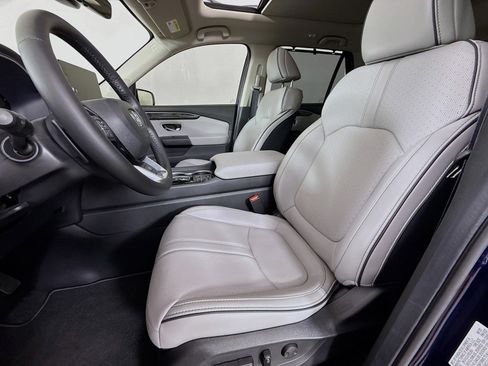 Used 2025 Honda Pilot Elite image 11