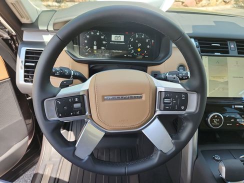New 2026 Land Rover Discovery Limited Edition AWD/4WD image 23