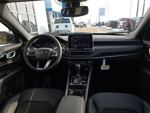 New 2026 Jeep Compass Latitude image 7