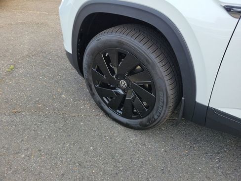 New 2026 Volkswagen Atlas Cross Sport SE FWD image 5
