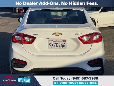 Used 2017 Chevrolet Cruze Premier FWD image 7