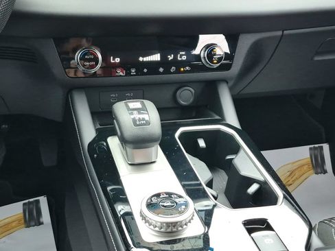 New 2026 Mitsubishi Outlander ES FWD image 18