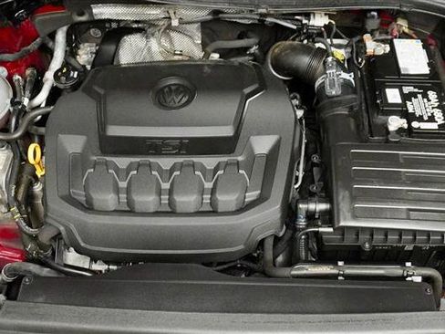 Used 2018 Volkswagen Tiguan SEL image 45