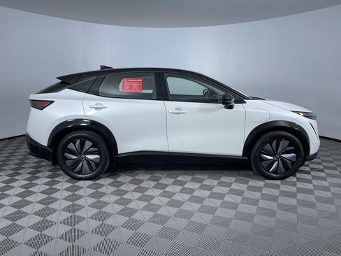 Used 2024 Nissan Ariya AWD image 10
