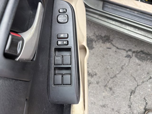Used 2014 Toyota Camry LE FWD image 4
