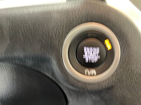 Used 2023 Chrysler 300 Touring w/ Sport Appearance Package image 17