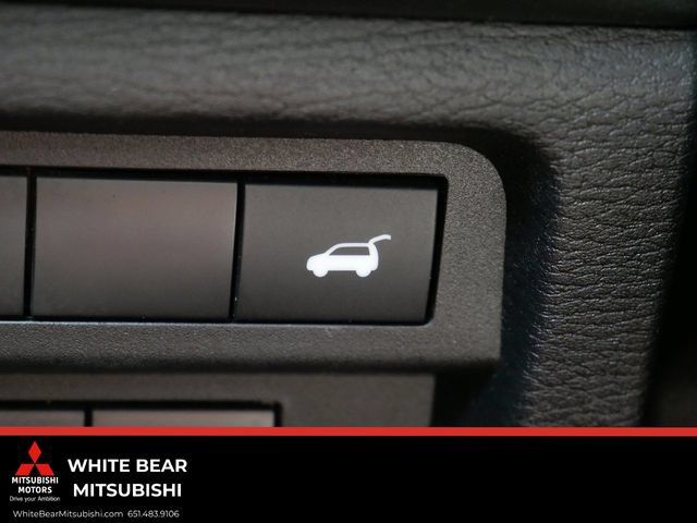 Used 2025 Mitsubishi Outlander SE AWD/4WD image 16