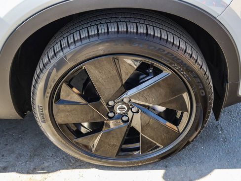 New 2026 Volvo XC40 B5 Ultra w/ Climate Package image 15