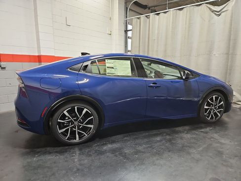 New 2026 Toyota Prius Plug-In Hybrid FWD image 9