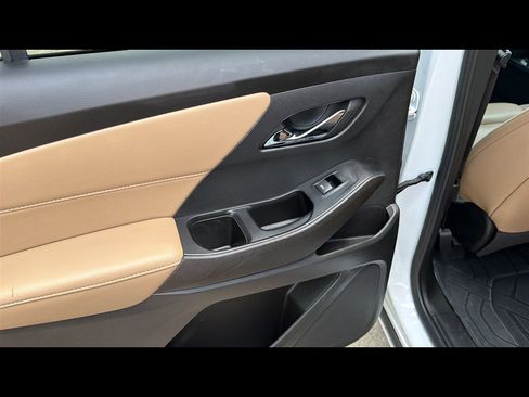 Used 2023 Chevrolet Traverse Premier w/ LPO, Floor Liner Package AWD/4WD image 21