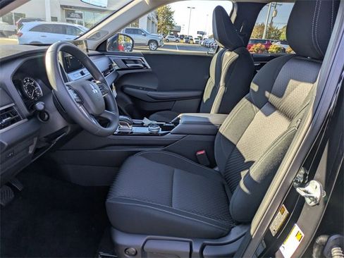New 2025 Mitsubishi Outlander ES image 14