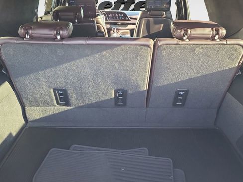 Used 2022 Cadillac Escalade ESV Premium Luxury Platinum w/ LPO, Radiant Package AWD/4WD image 9