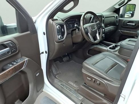 Used 2021 GMC Sierra 3500 Denali w/ Denali Ultimate Package AWD/4WD image 9