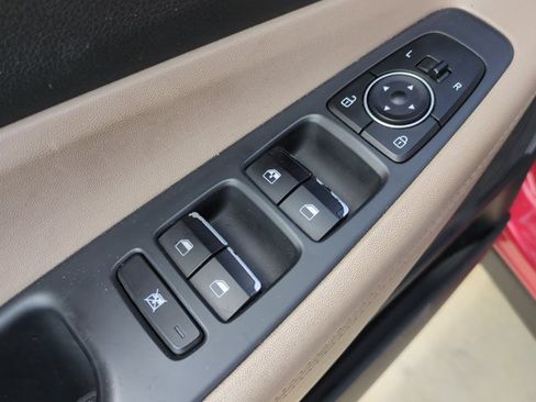 Used 2020 Hyundai Santa Fe SE FWD image 12