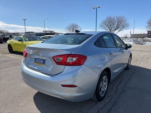 Used 2017 Chevrolet Cruze LS image 4