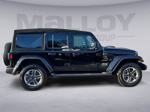 Used 2023 Jeep Wrangler Unlimited Sahara AWD/4WD image 6