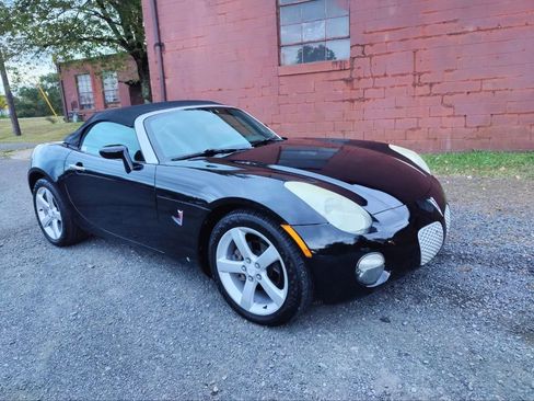 Used 2006 Pontiac Solstice Convertible w/ Power Package RWD image 1