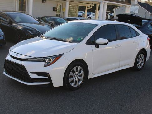 Used 2024 Toyota Corolla LE image 4