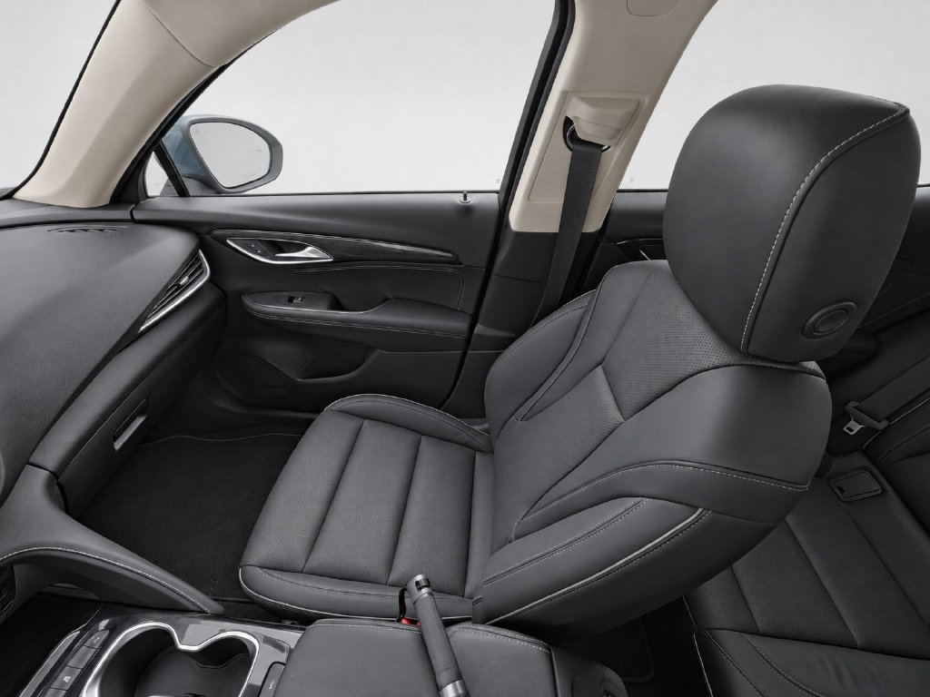 Used 2021 Buick Envision Essence w/ Sport Touring Package FWD image 26