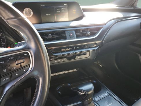 Used 2021 Lexus UX 200 w/ Accessory Package (Z1) image 27