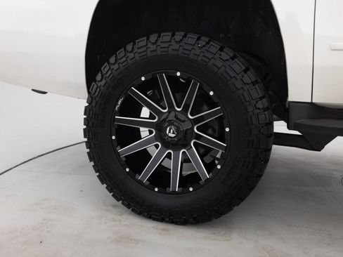 Used 2015 Chevrolet Suburban LT AWD/4WD image 19