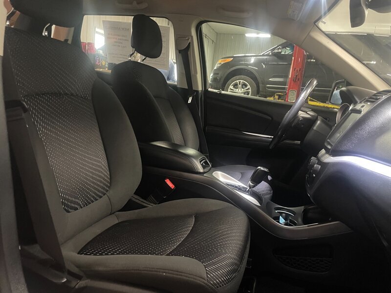 Used 2018 Dodge Journey SXT w/ Safe & Sound Group AWD/4WD image 17
