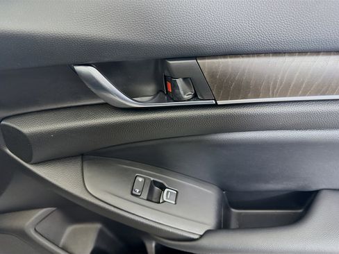 Used 2022 Honda Accord Touring image 31