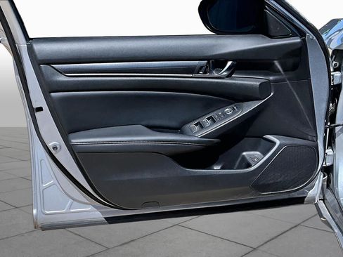 Used 2022 Honda Accord Sport image 19