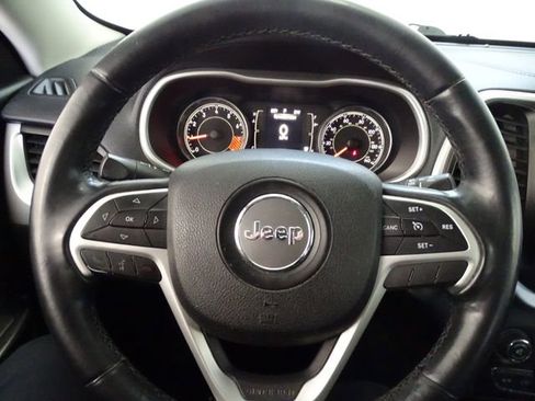 Used 2014 Jeep Cherokee Latitude w/ Comfort/Convenience Group AWD/4WD image 6