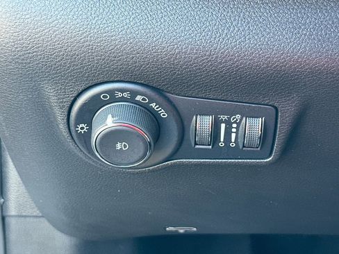 Used 2025 Jeep Compass Limited AWD/4WD image 10