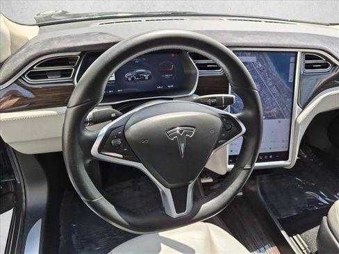 Used 2015 Tesla Model S 70 RWD image 11
