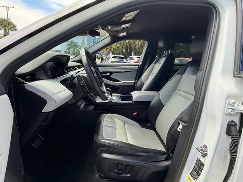 Used 2023 Land Rover Range Rover Evoque R-Dynamic SE AWD/4WD image 9