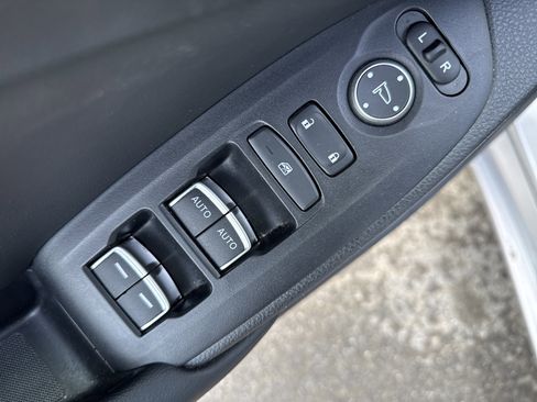 Used 2018 Honda Accord Sport image 16