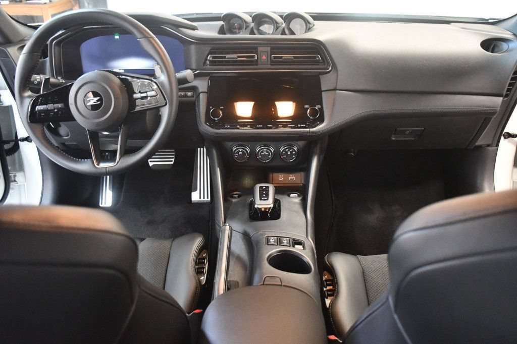 Used 2025 Nissan Z Performance w/ Floor Mat Package RWD image 5