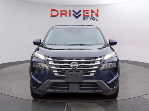 Used 2025 Nissan Rogue SV AWD/4WD image 8