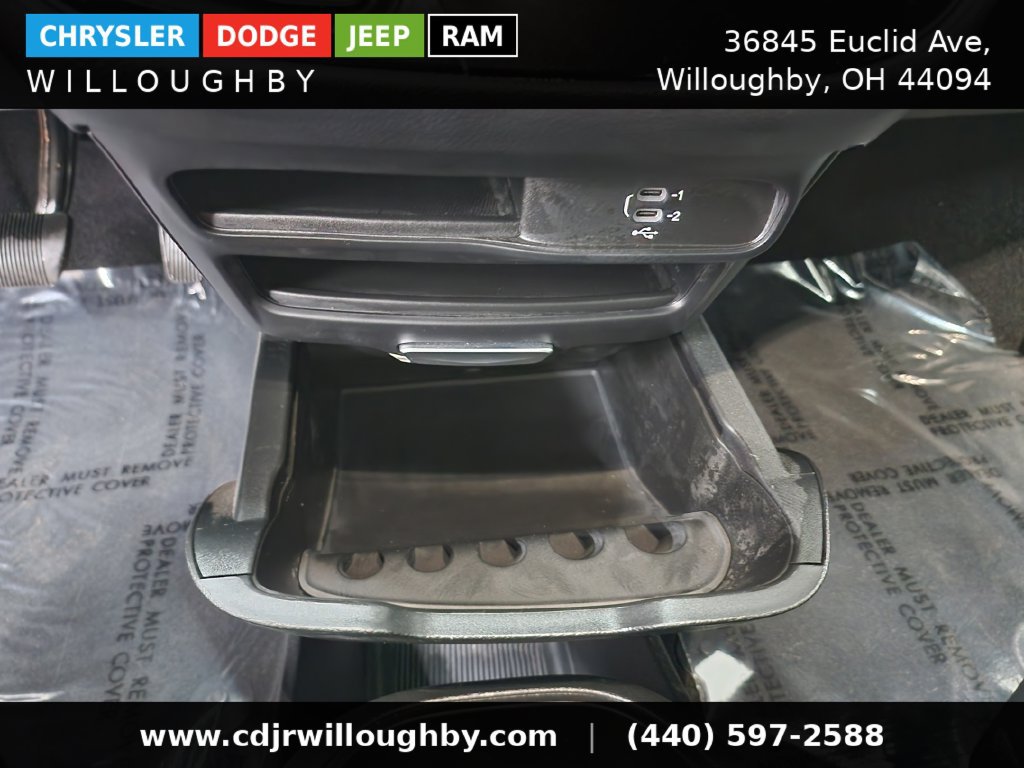 Used 2026 Chrysler Pacifica Select FWD image 21