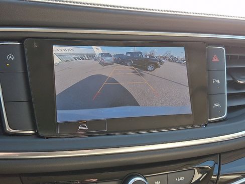 Used 2023 Buick Enclave Essence image 24