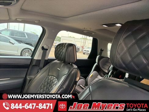 Used 2022 Hyundai Palisade Limited w/ Cargo Package image 5